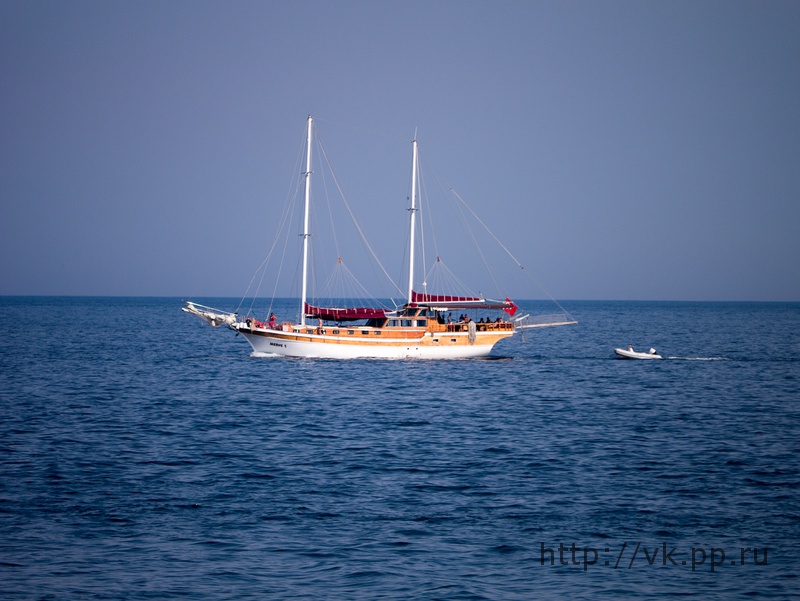 Развлекательный кораблик