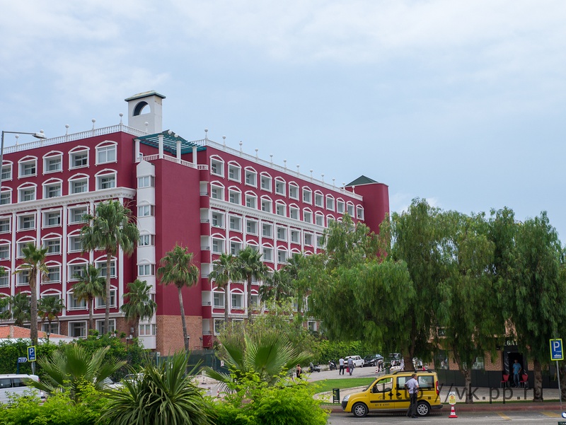 Отель с улицы