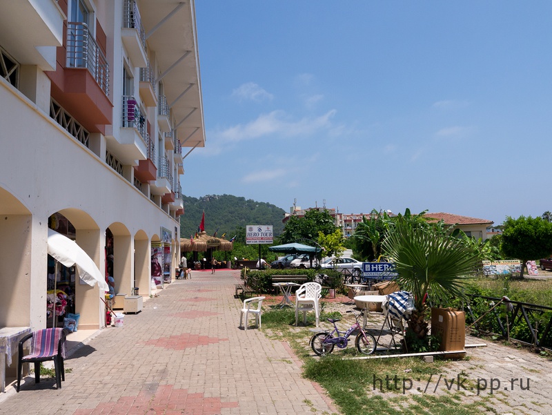 Отели, магазины, отели, магазины...