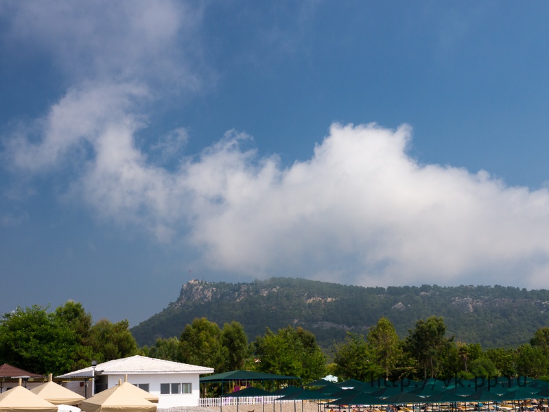 Горы и облака