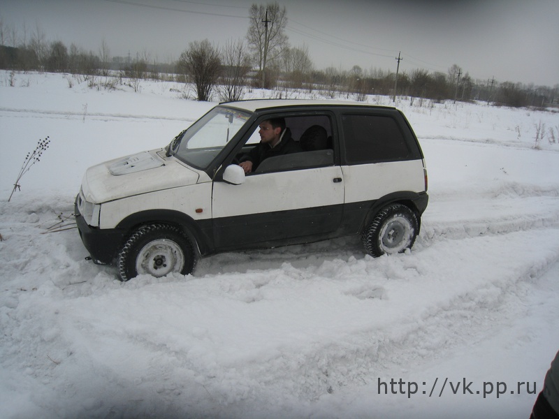 Сюда сама доехала