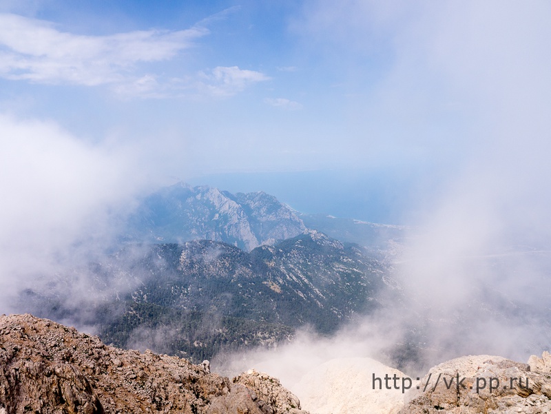 Горы и облака