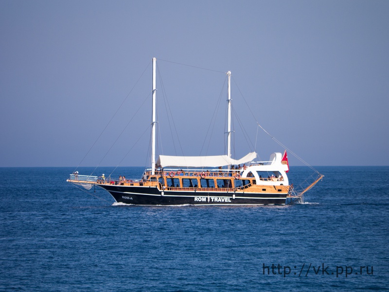 Развлекательный кораблик