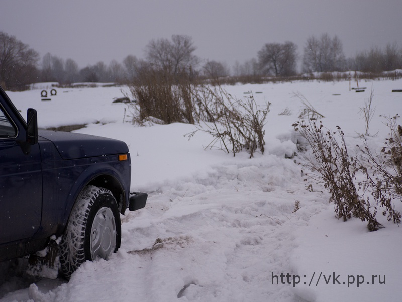 Нива прямо не едет